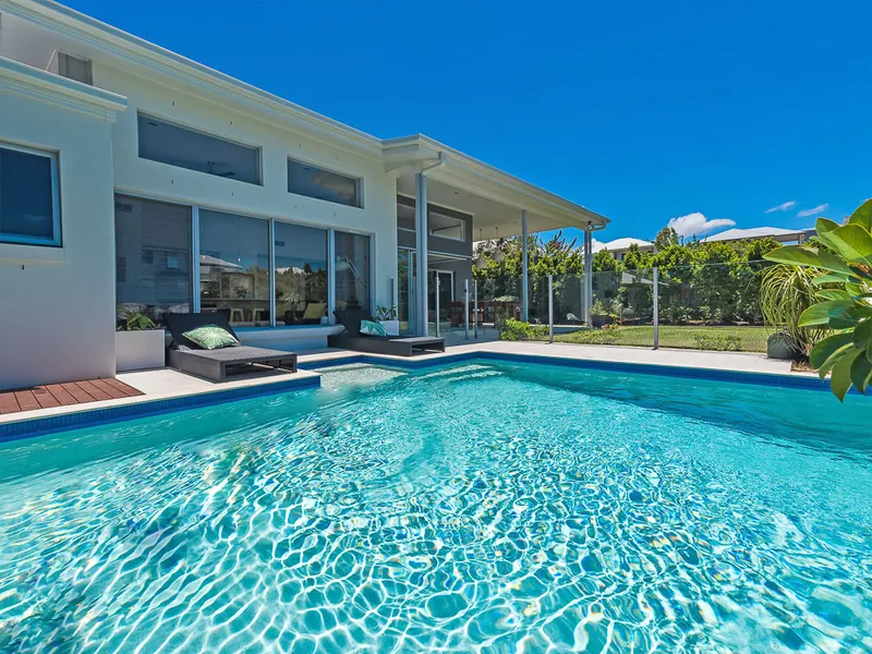 STUNNING DESIGNER HOME - AND OH SO PRIVATE!!!