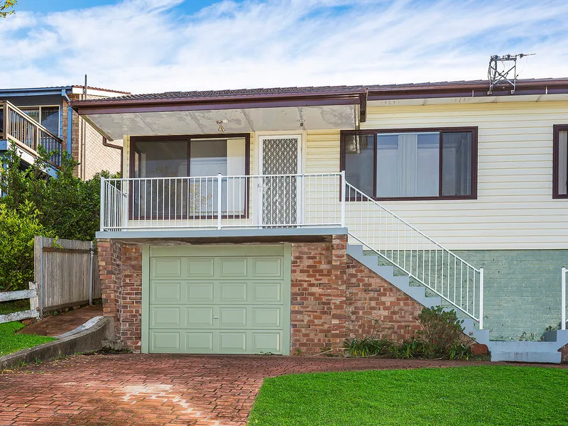 Sunny Aspect - Walk to Beach & Town 