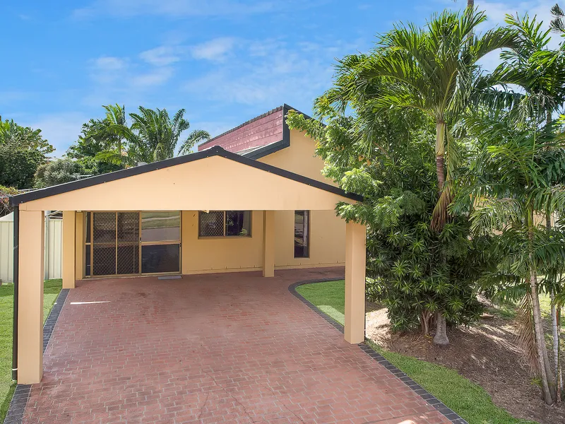 Holy Moly - This House is Huge