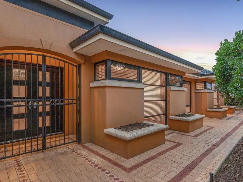 Super Size Family Home In Riverside Precinct