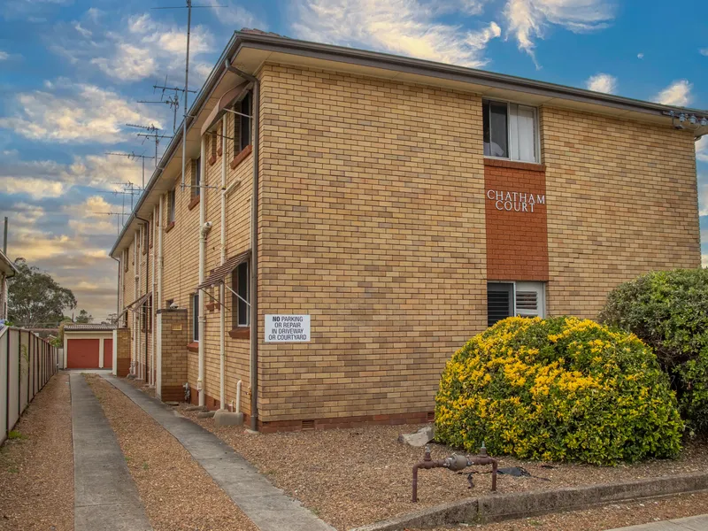 Neat and Tidy Two Bedroom Unit