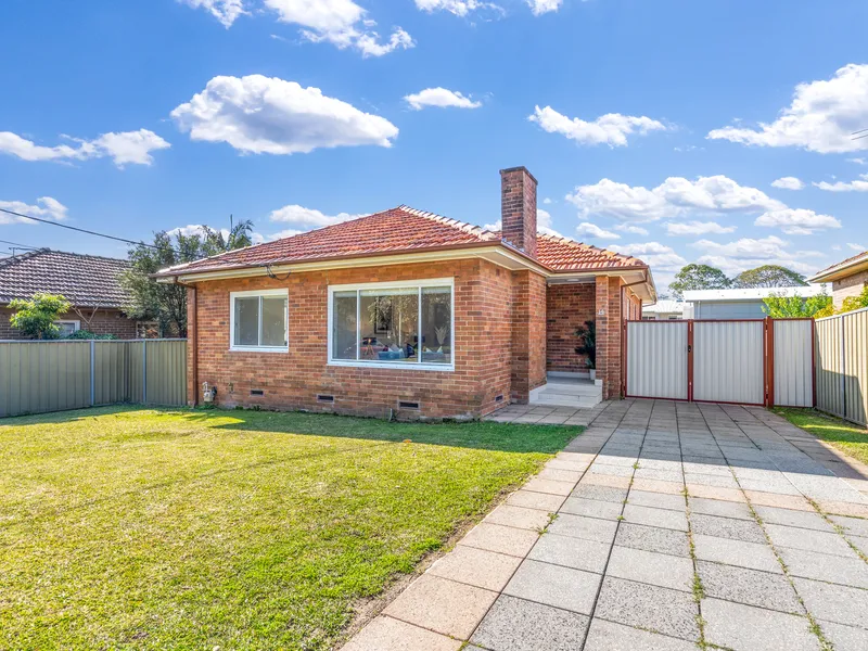 STUNNING AND STYLISH FULL BRICK HOME ON A 645SQM BLOCK - OPEN TO VIEW SATURDAY 2.15-2.45PM