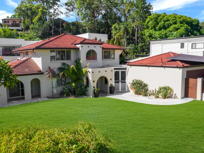 ELEGANT, TRANQUIL AND PRIVATE ON THE “HOLY GRAIL” OF DAISY HILL ENCLAVE