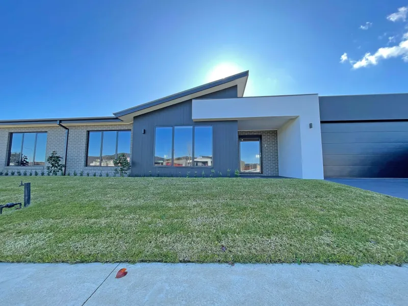 STUNNING FAMILY HOME