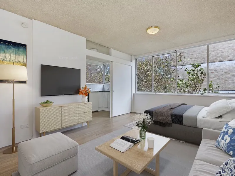 Bright & Quiet Studio Apartment Located In The Sought After Elizabeth Bay Road Loop