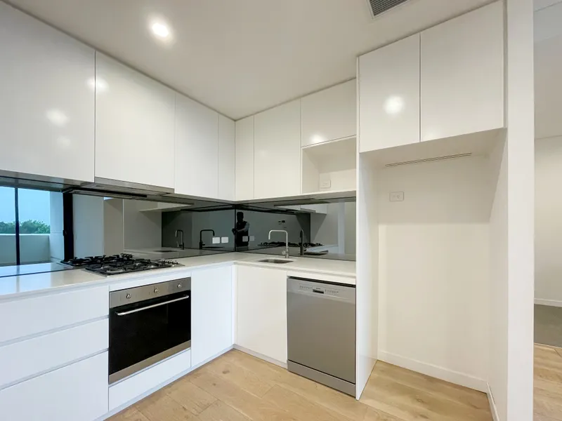 1 bedrooms plus study at heart of epping