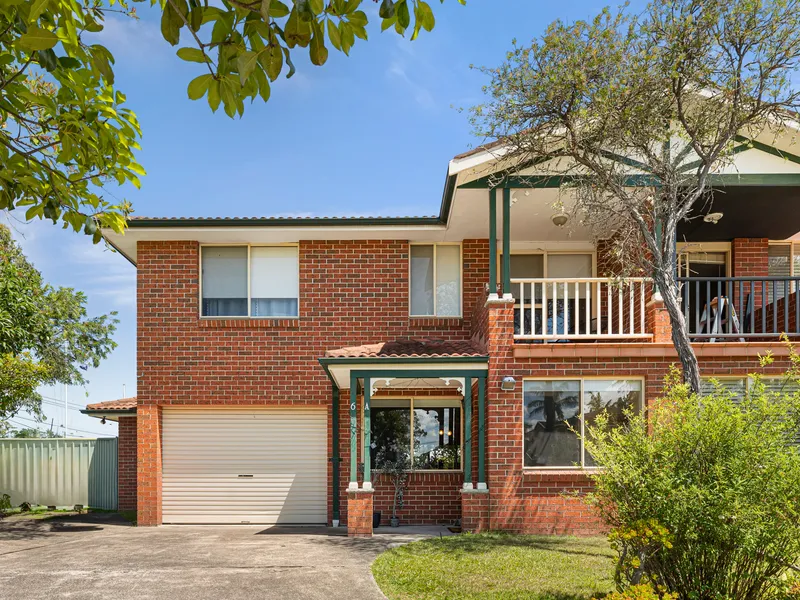 Large North Facing Town Home