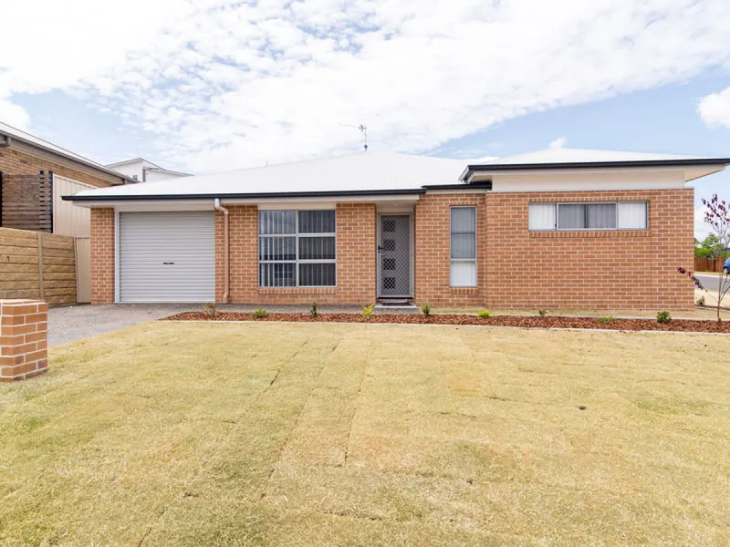 Absolutely New condition - Quality finish & fitting! Stylish 'Gordon Bourke' design, Sensational three (3) bedroom + ensuite Home Unit.