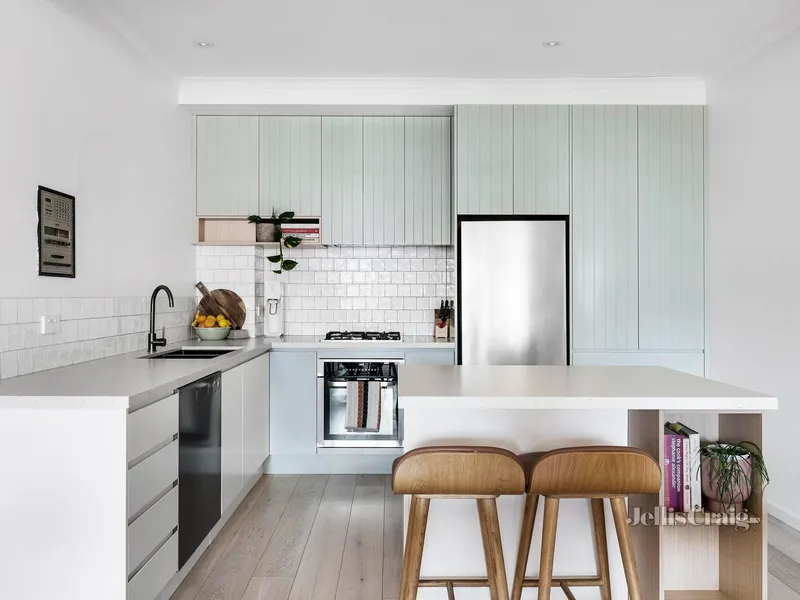 Sophisticated city-edge sanctuary