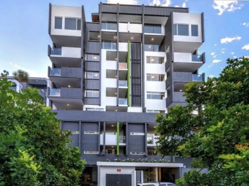 Spacious 2 BEDROOMS 1 BATH 1 CARPARK at Great Location