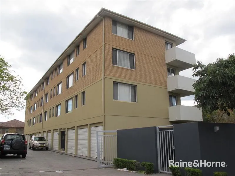 2 BEDROOM UNIT - 500M TO CABRAMATTA STATION