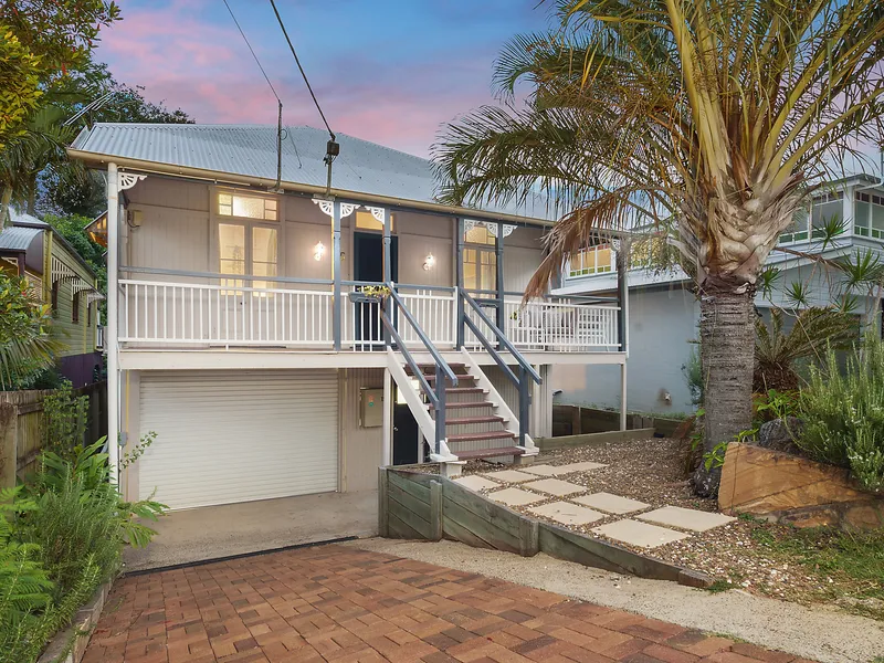 Large dual living home on village fringe   