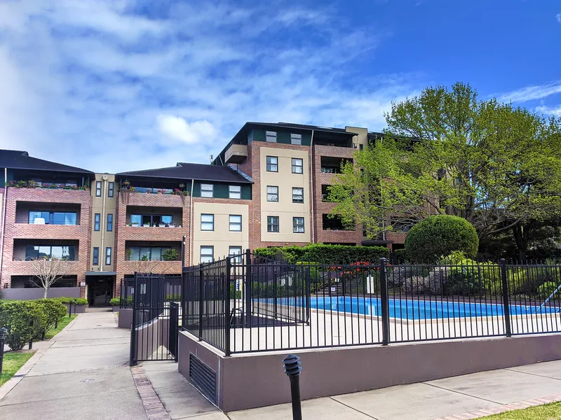 Stunning apartment with north aspect, air conditioning & resort facilities, inspect Saturday 10.30-11am