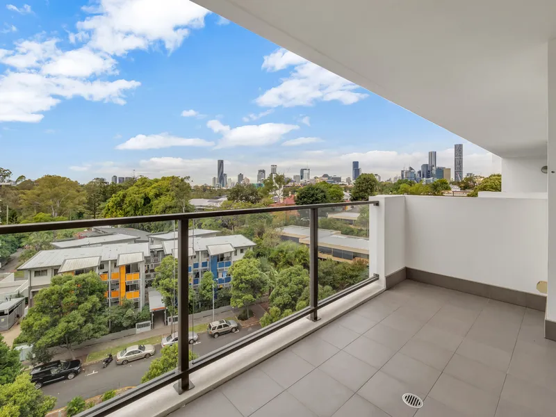 PANORAMIC PARK AND CITY VIEWS IN ULTIMATE LOCATION