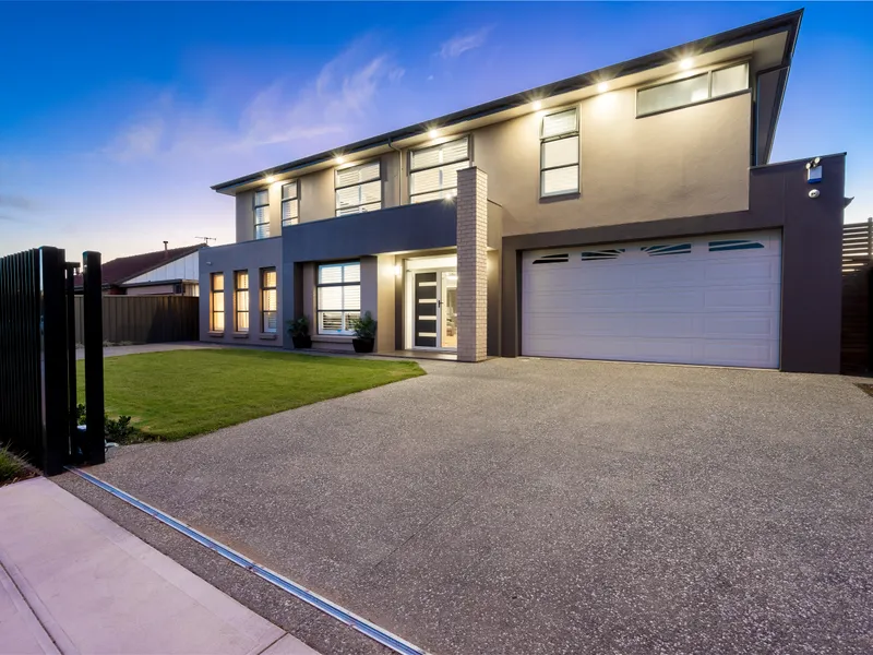 Bespoke Executive Home in Seaside North Haven