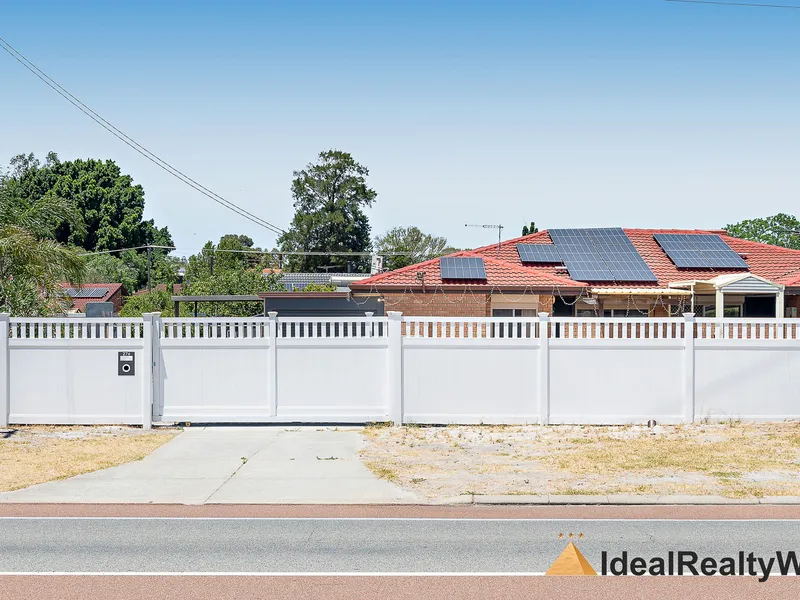 3-bedroom house for lease in well sort after location !