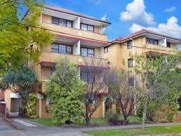 2 Bedroom close to station for rent