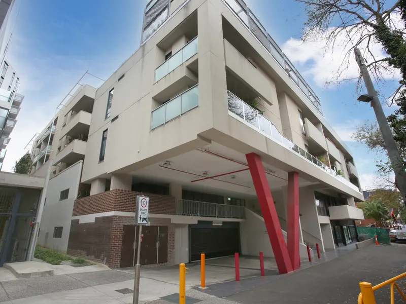 Top floor two bedroom with views