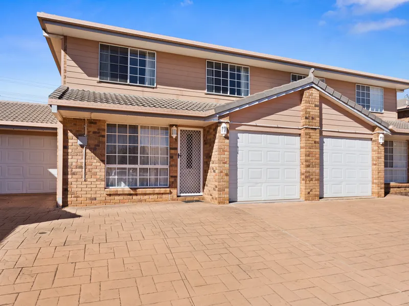 3 Bedroom Townhouse - Perfect Location