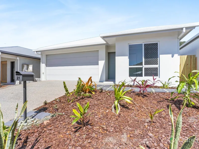 Brand New 4 Bedroom House - Close to the Beach.