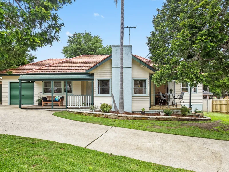 Family home close to schools