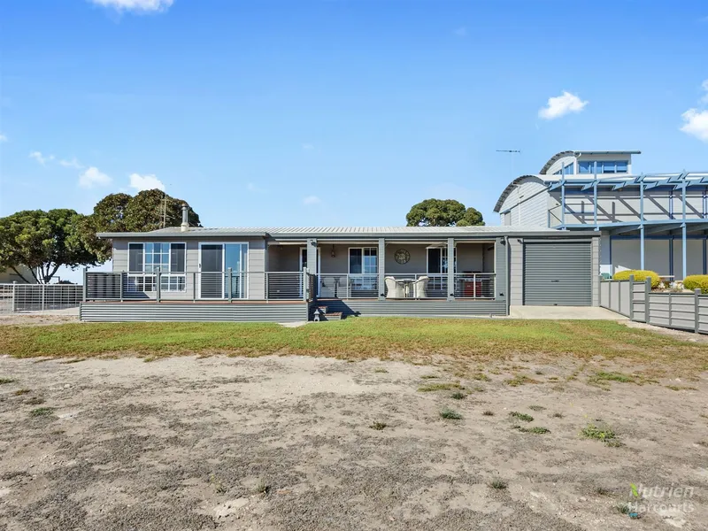 Fully Renovated Opposite The beach