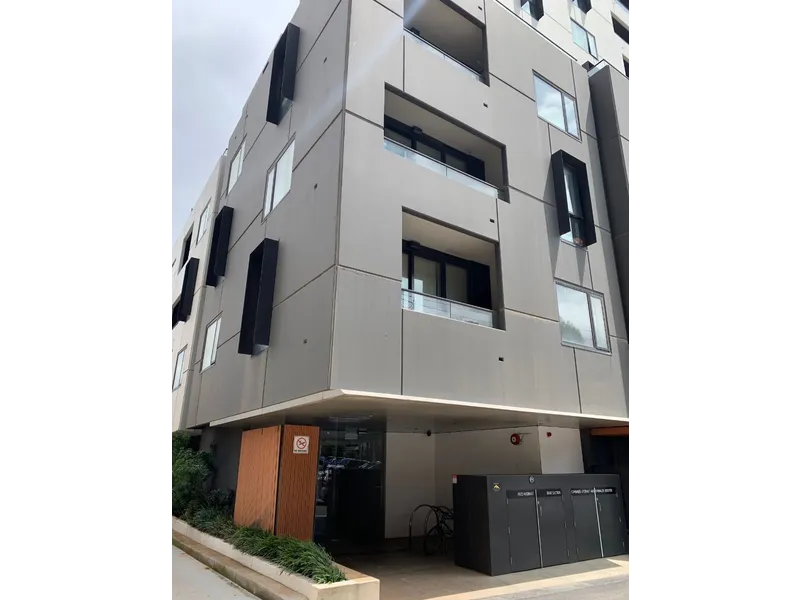 Lovely One Bedroom apartment across the road from Box Hill Central.