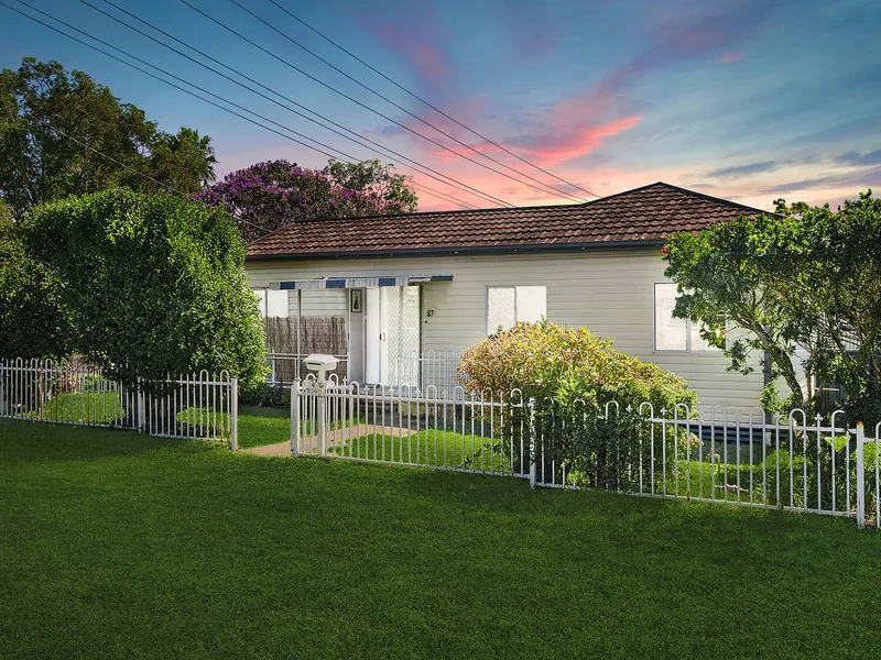 Corner block home close to the lake