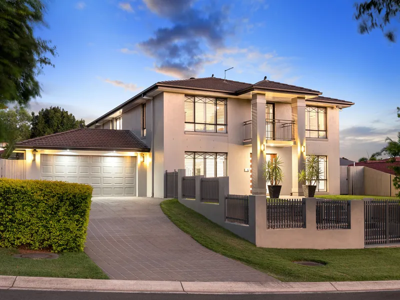 Stunning 809m2 renovation on the park