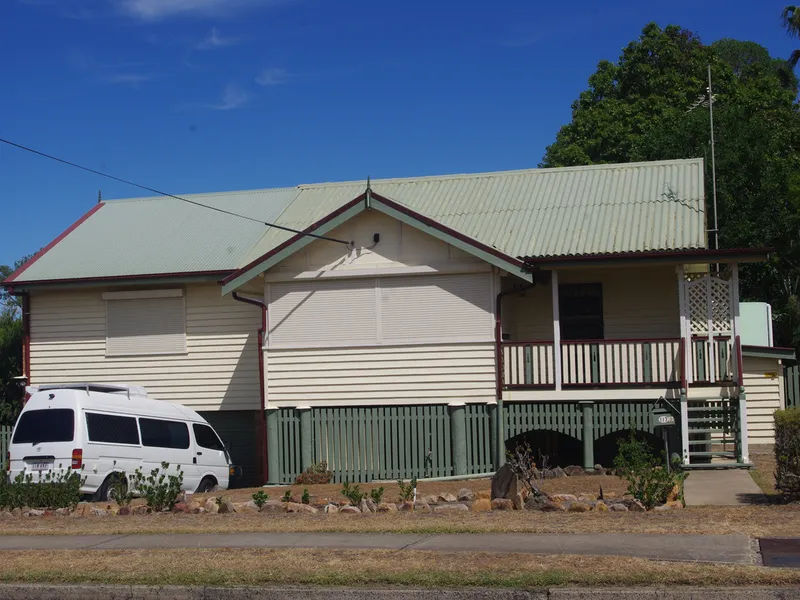 40's STYLE WITH A MODERN TWIST