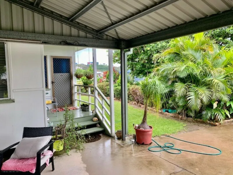 CUTE 1 BRM BUNGALOW IN TOWN