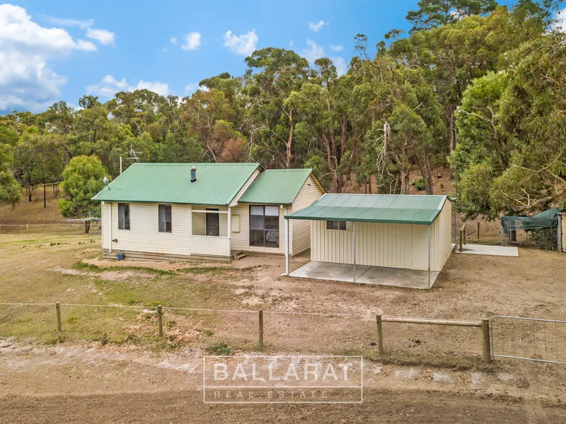 COSY HOBBY FARM ON SMALL ACRES - POPULAR LINTON LOCATION