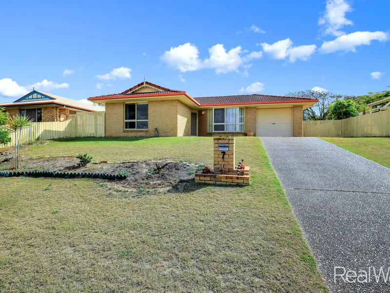 BEAUTIFUL, BRICK-HOME IN HIGHLY SOUGHT AFTER SUBURB