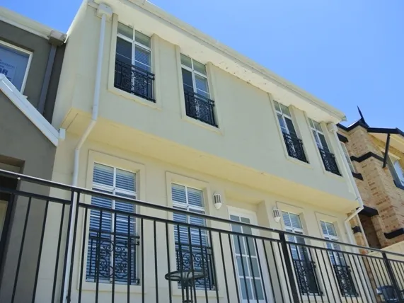 **FURNISHED ROOM AVAILABLE IN SHARE HOUSE **