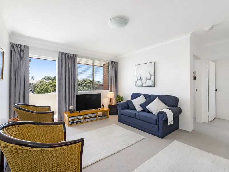 North Facing Apartment with Lock Up Garage in the Heart of Randwick