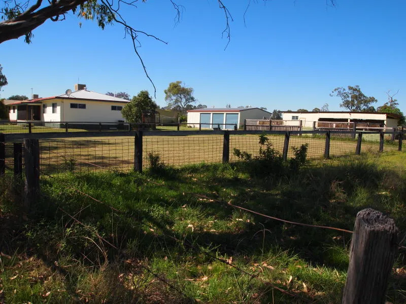 10.94ac - SUIT HORSE ENTHUSIAST OR SUBDIVISION POSSIBILITIES