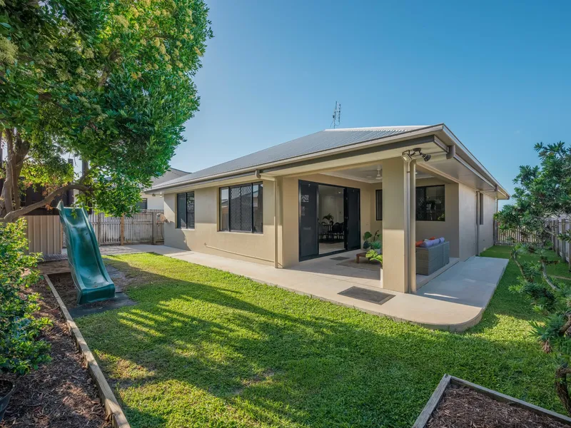 Convenient family living - the owners have used every inch of this pad in Mt Louisa creating a family home way bigger than you'll expect!