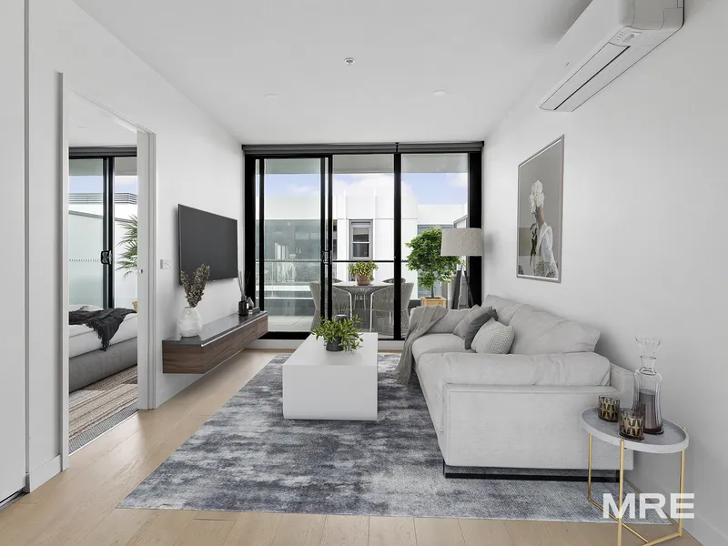 Effortless, modern living in prime lifestyle locale