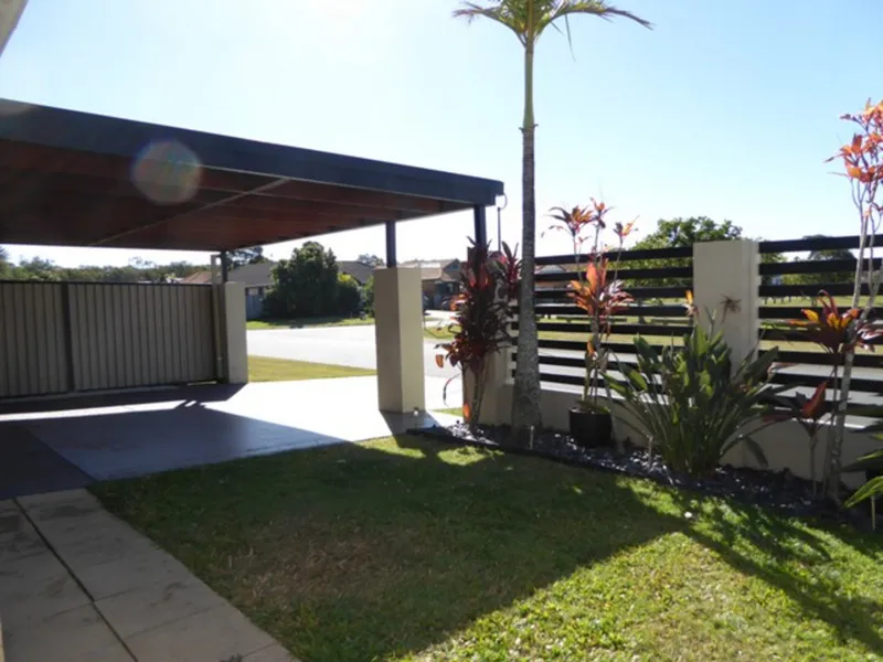 Powered Outdoor Entertainment Area, 3Bed + 1Bath + HomeOffice