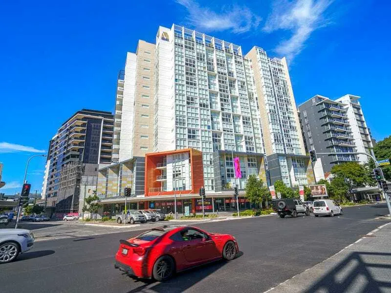 Luxury Apartment in sort after location!