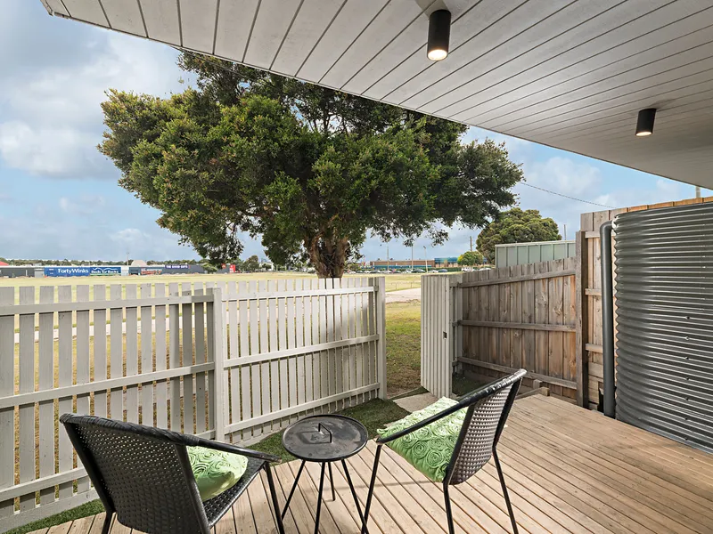 Stunning architect-designed town residence in a prized parkside locale