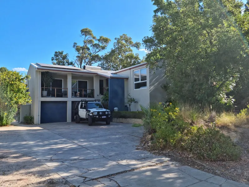 Renovated Hills Retreat