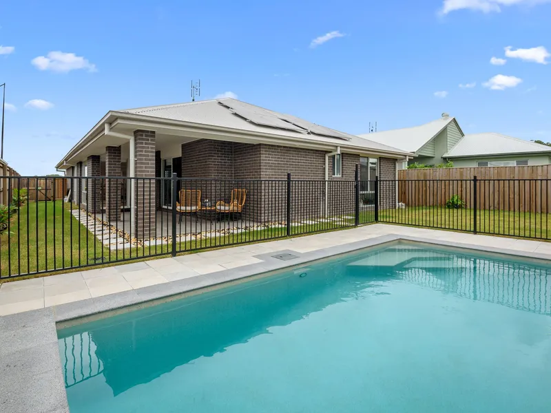 Beautiful Family Home, Pool, Two Living Spaces, Builders Warranty.