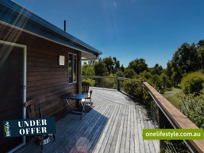 A Light Filled Idyllic Lifestyle Property  