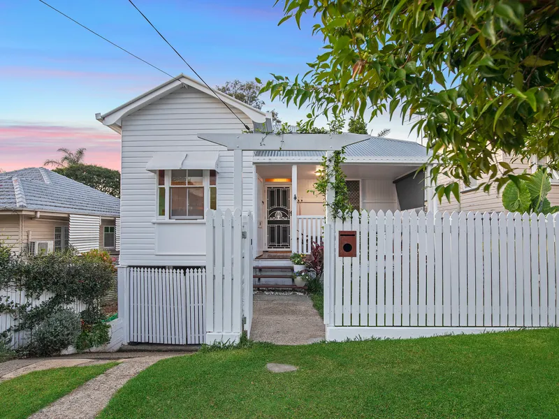 Pretty as a Picture Queenslander Cottage