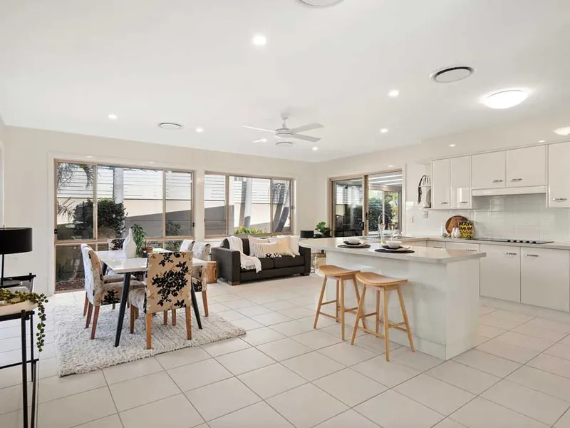 Level Stroll to Community Centre and Bowling Green