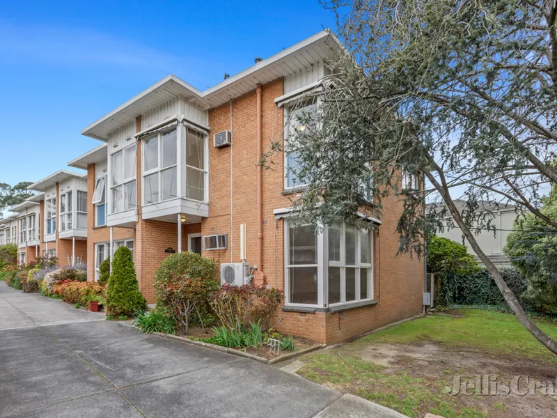 QUITE AND CONVENIENT TWO BEDROOM PLUS STUDY TOWNHOUSE WITHIN BALWYN HIGH SCHOOL ZONE