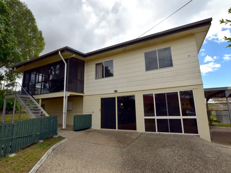 :: 3D TOUR :: DOUBLE STOREY FAMILY HOME IN CONVENIENT LOCATION!