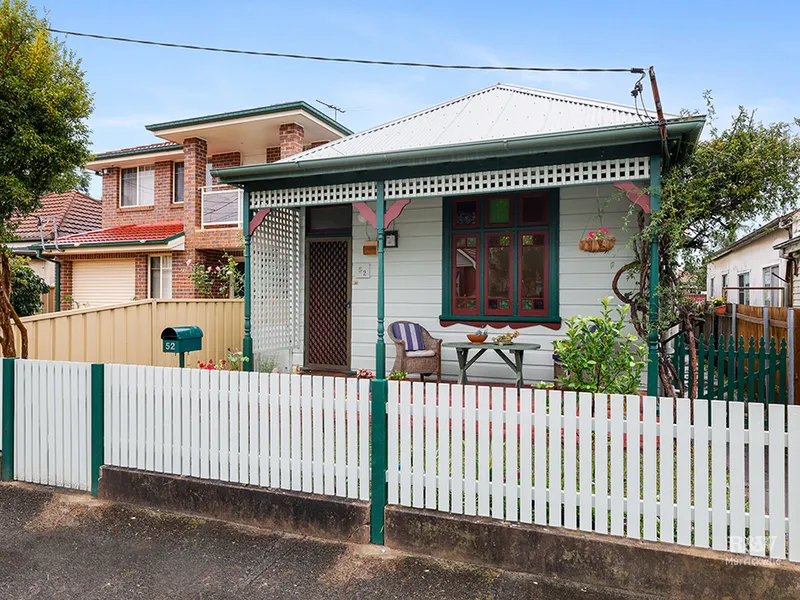 AUCTION - ANDREW KNOX 0425 230 650