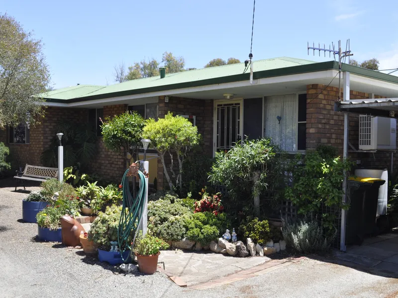 Perfect Family Home In Tranquil Gardens